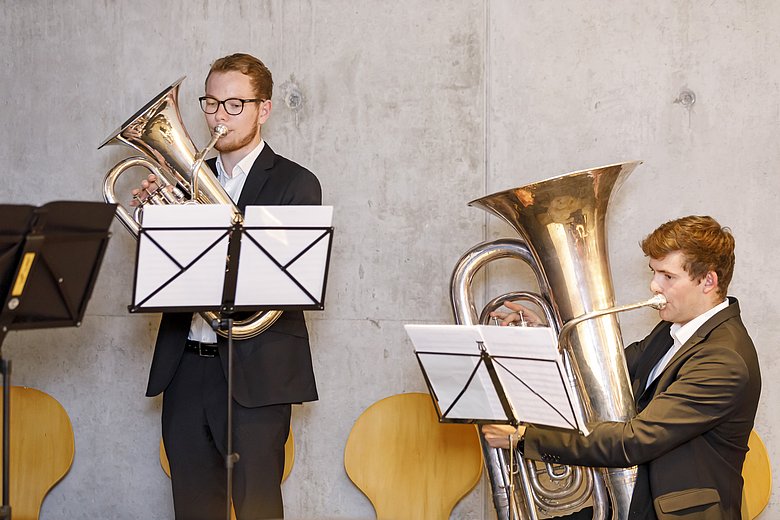Für einen festlichen musikalischen Rahmen sorgten HighFive. Foto: Stefan Effenhauser, Stadt Regensburg