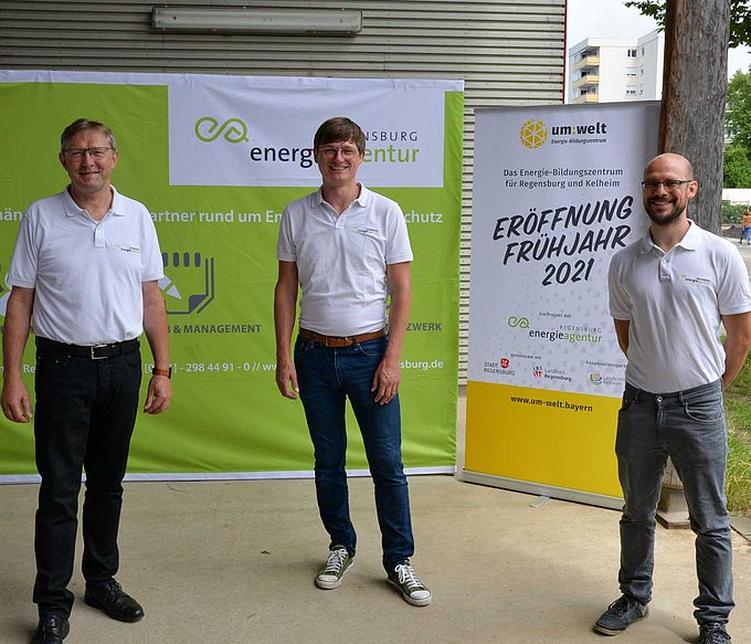Ludwig Friedl, Geschäftsführer, Johannes Zange, Bildungsreferent, und Matthias Werner, Marketing und Öffentlichkeitsarbeit, haben das Energie-Bildungszentrum um:welt der Energieagentur Regensburg vorgestellt. Die Eröffnung ist für Frühjahr 2021 geplant (von links). (Foto: Christian Omonsky)