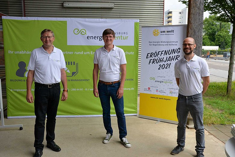 Ludwig Friedl, Geschäftsführer, Johannes Zange, Bildungsreferent, und Matthias Werner, Marketing und Öffentlichkeitsarbeit, haben das Energie-Bildungszentrum um:welt der Energieagentur Regensburg vorgestellt. Die Eröffnung ist für Frühjahr 2021 geplant (von links). (Foto: Christian Omonsky)